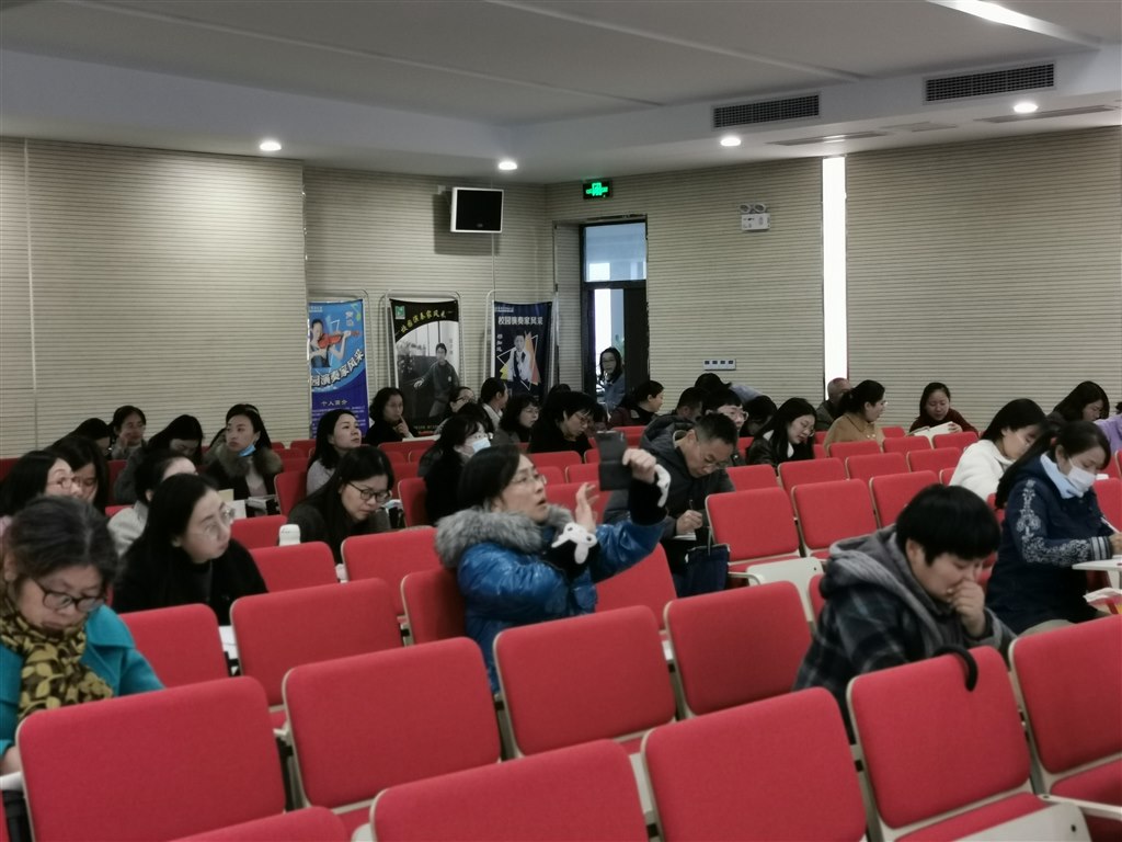 5ce212947292b9f1.jpg 5ce212947292b9f1.jpg